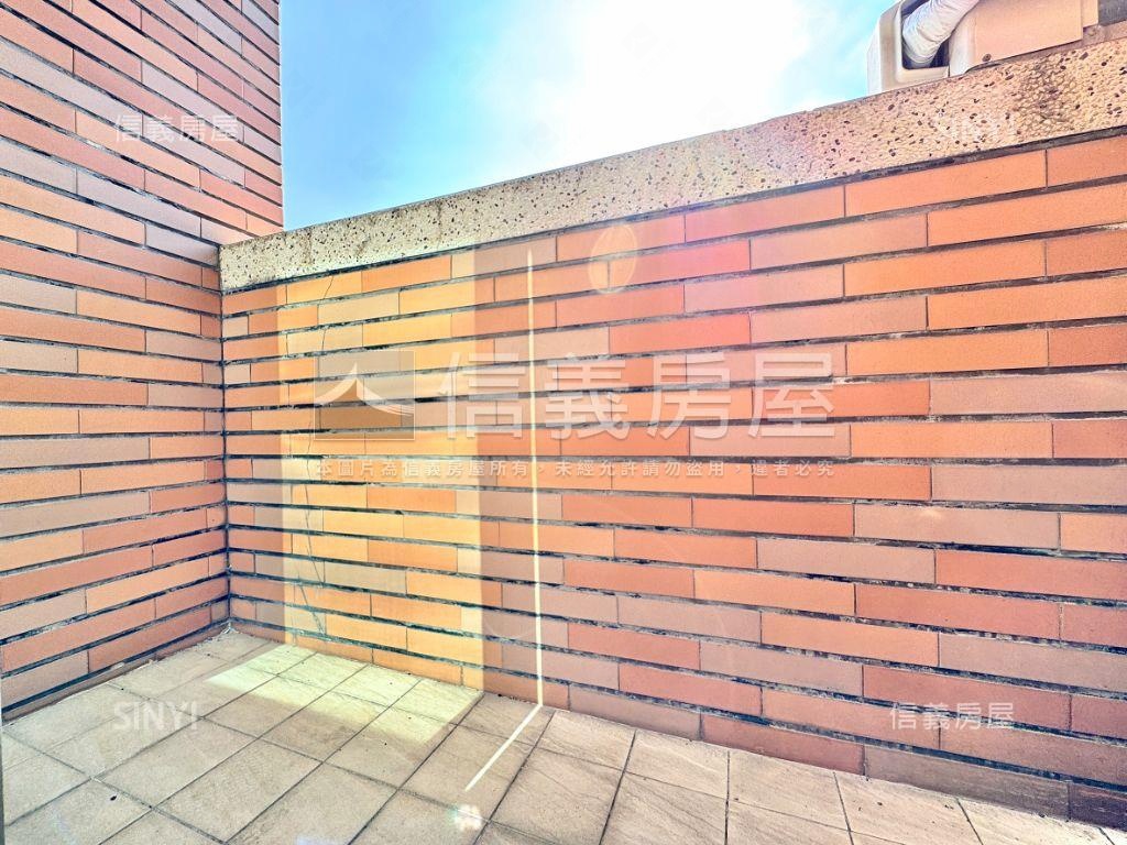 新整理愛河戀採光兩房車位房屋室內格局與周邊環境