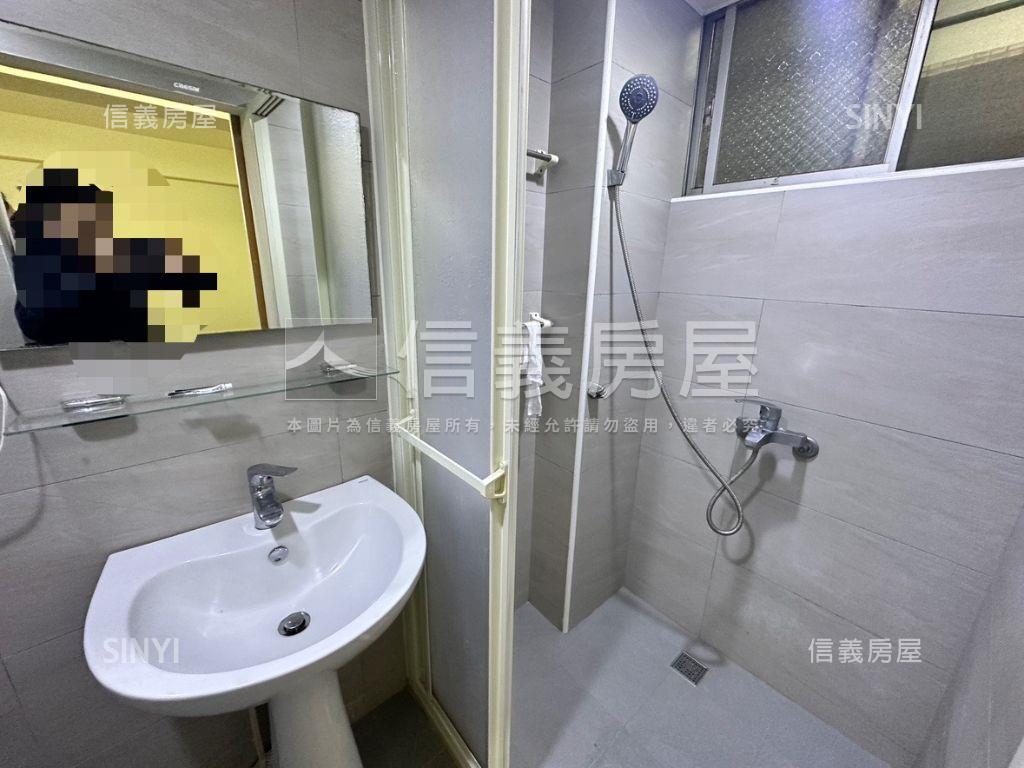 近後山埤龍華邊間電梯三房房屋室內格局與周邊環境