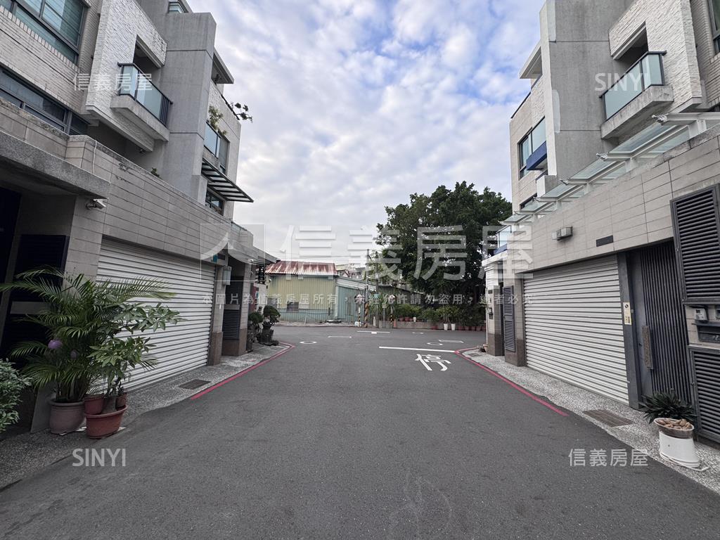 稀有釋出近體育公園美透天房屋室內格局與周邊環境