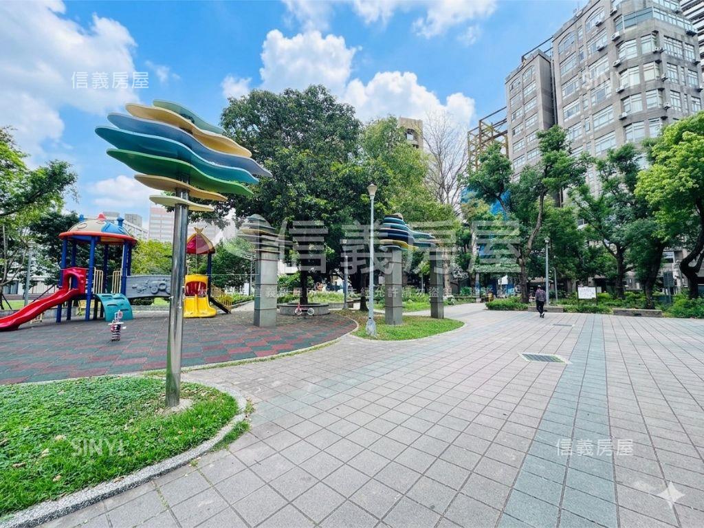 新忠泰建設公園景觀兩房車房屋室內格局與周邊環境