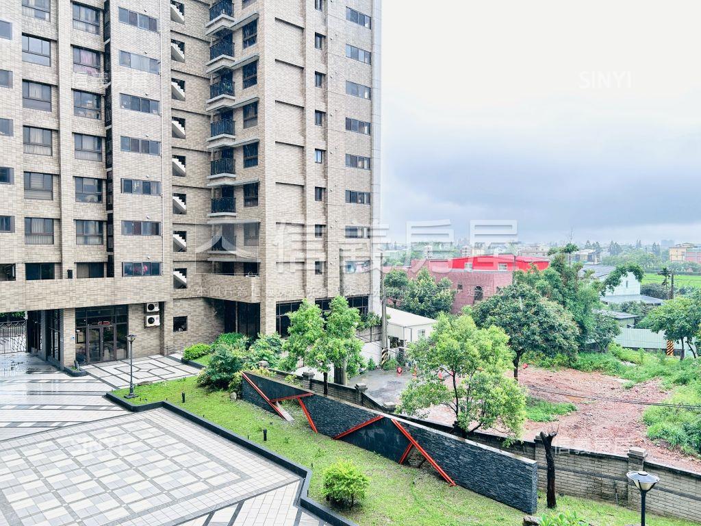 和耀富郁三房車位房屋室內格局與周邊環境