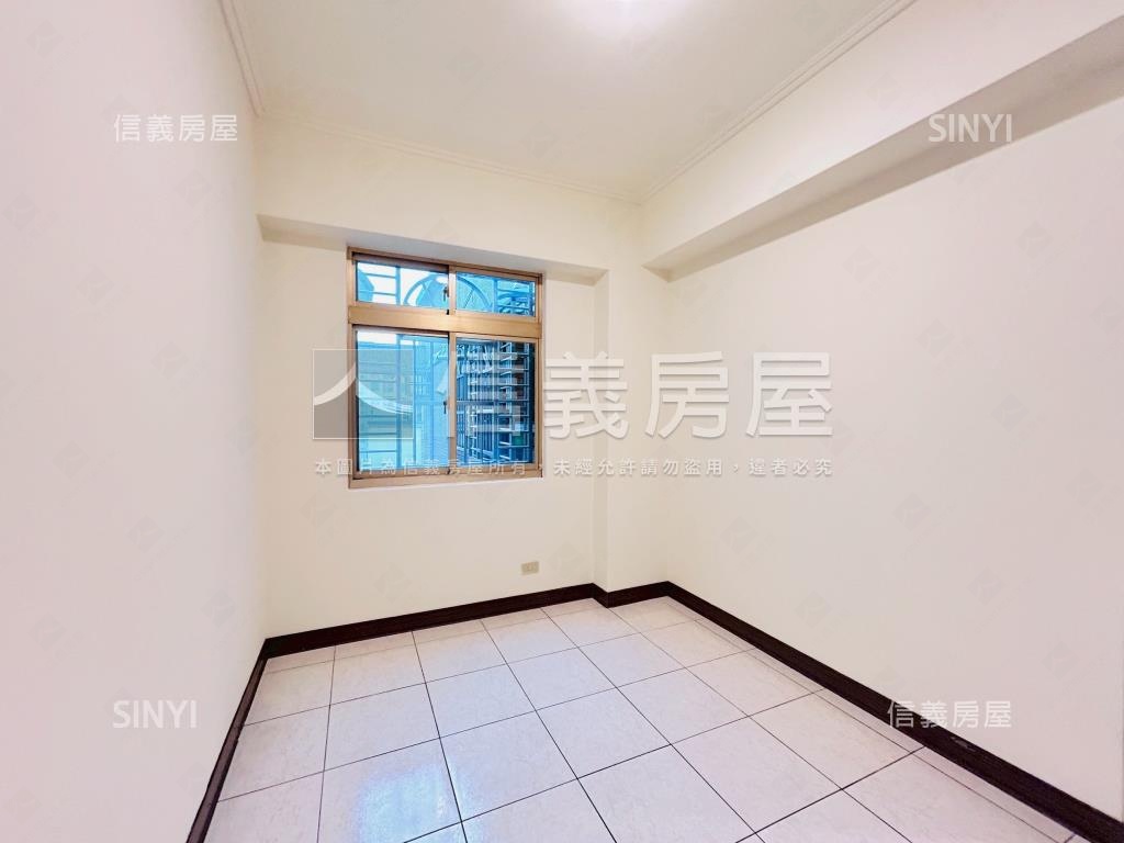 稀有釋出近長榮低總價三房房屋室內格局與周邊環境