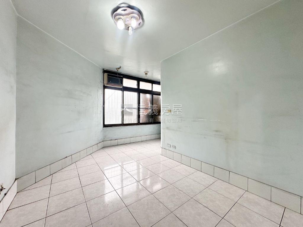 左營綠園道三房房屋室內格局與周邊環境