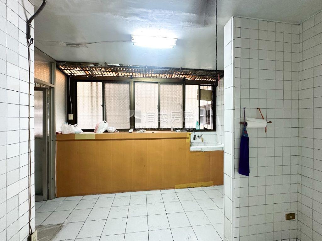 左營綠園道三房房屋室內格局與周邊環境