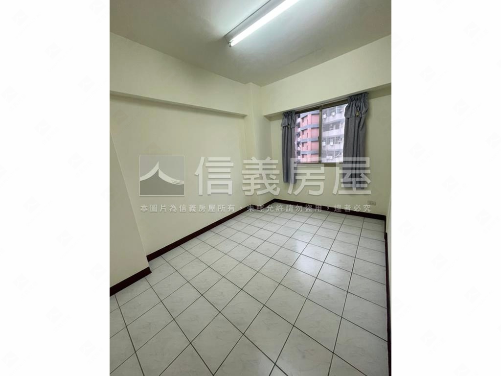金馬２期三房美廈房屋室內格局與周邊環境