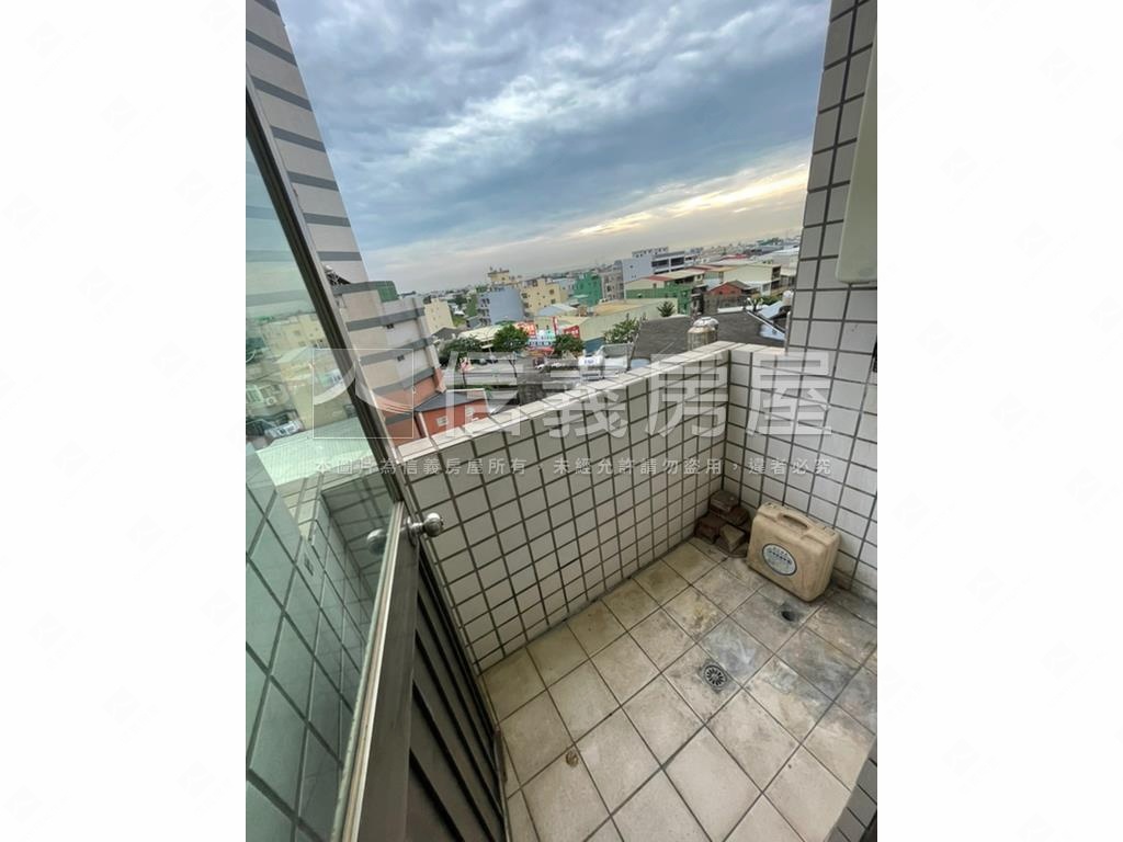 金馬２期三房美廈房屋室內格局與周邊環境