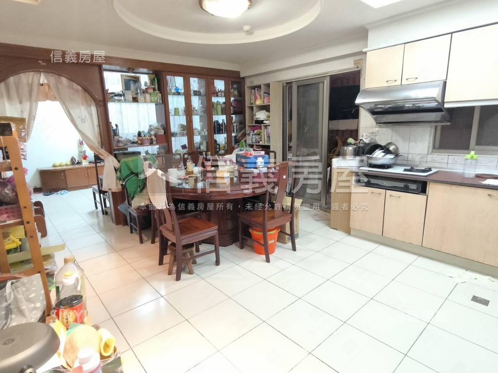 近林森國小樓中樓四房車位房屋室內格局與周邊環境