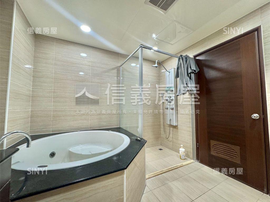 高鐵區別墅勳章臨路透天房屋室內格局與周邊環境