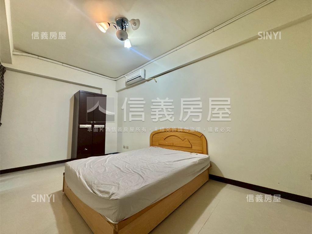 高鐵區別墅勳章臨路透天房屋室內格局與周邊環境