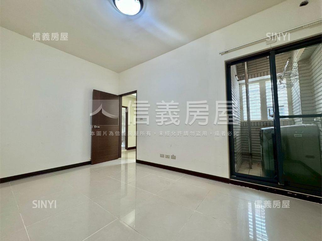 高鐵區別墅勳章臨路透天房屋室內格局與周邊環境