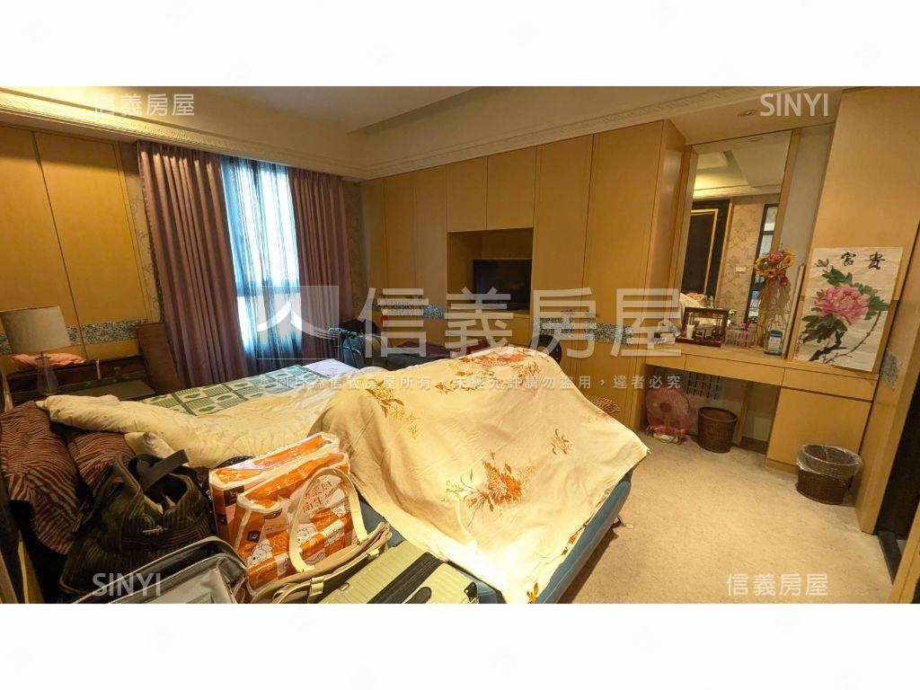 崇德１１期四房雙平車房屋室內格局與周邊環境