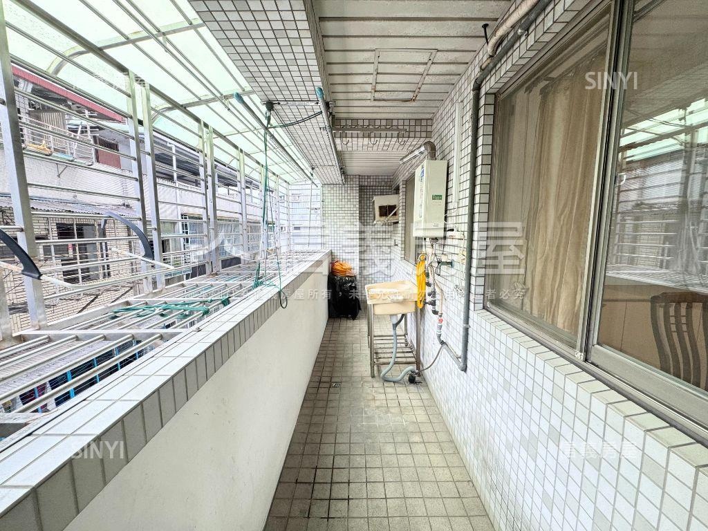 昇陽新莊四房車位房屋室內格局與周邊環境