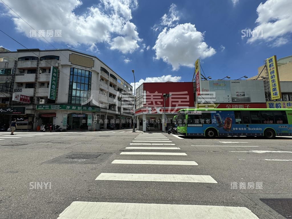 軍功東山商圈臨路透店房屋室內格局與周邊環境