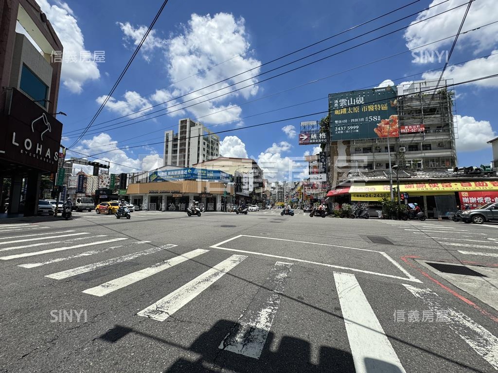 軍功東山商圈臨路透店房屋室內格局與周邊環境