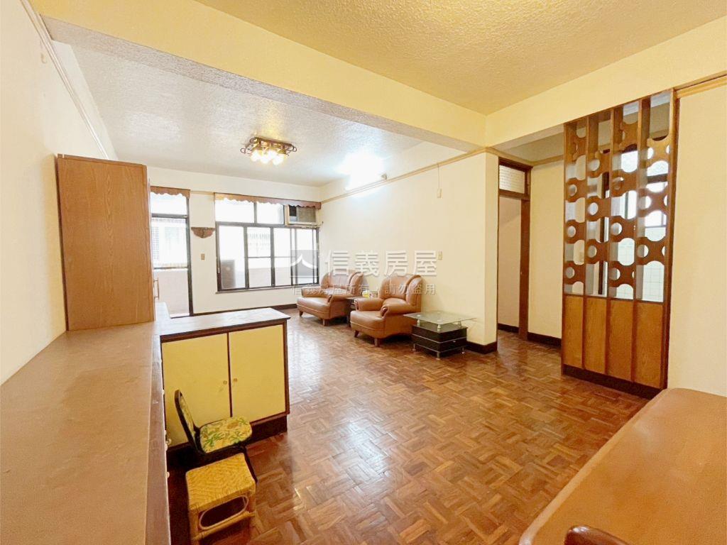 三面採光★免爬高２樓房屋室內格局與周邊環境