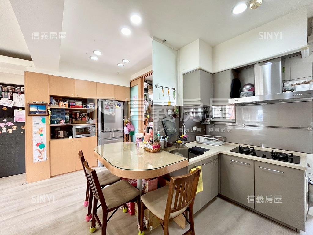 精工禪次頂樓精美屋房屋室內格局與周邊環境
