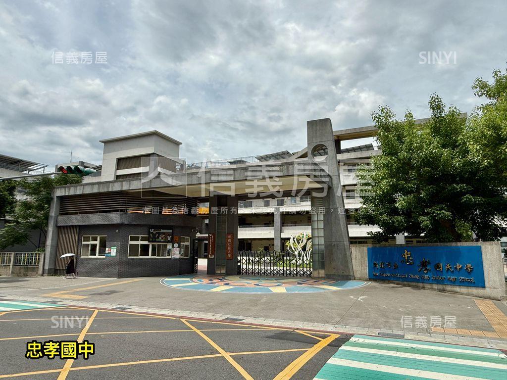 府中捷運全新電梯頂樓戶房屋室內格局與周邊環境