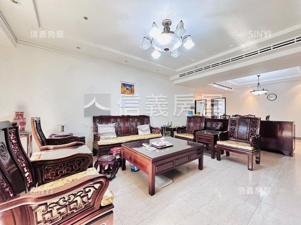 次頂樓景觀面公園中悅凱撒房屋室內格局與周邊環境