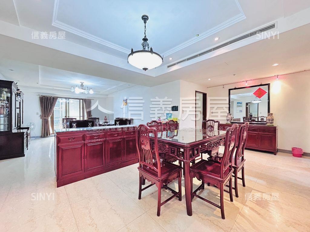 次頂樓景觀面公園中悅凱撒房屋室內格局與周邊環境