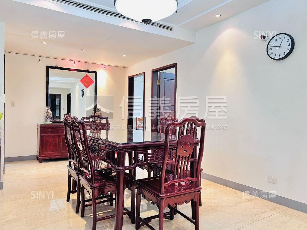 次頂樓景觀面公園中悅凱撒房屋室內格局與周邊環境