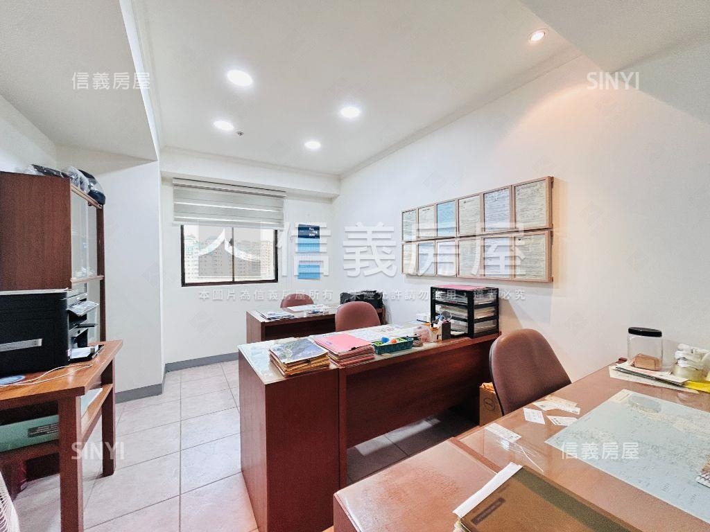 次頂樓景觀面公園中悅凱撒房屋室內格局與周邊環境