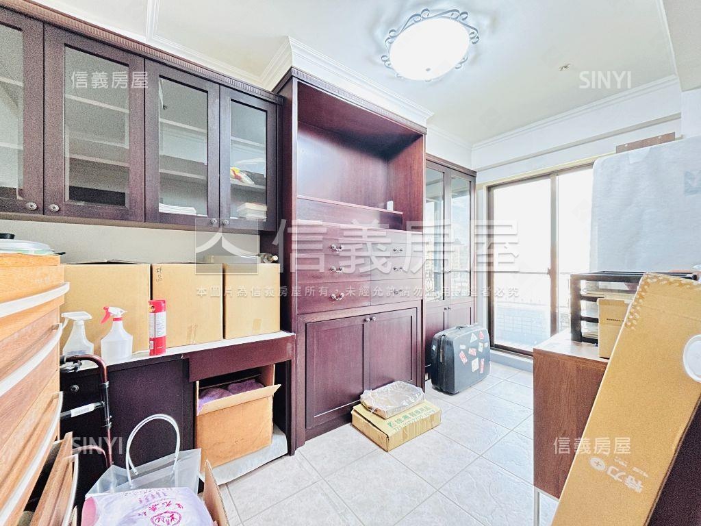 次頂樓景觀面公園中悅凱撒房屋室內格局與周邊環境