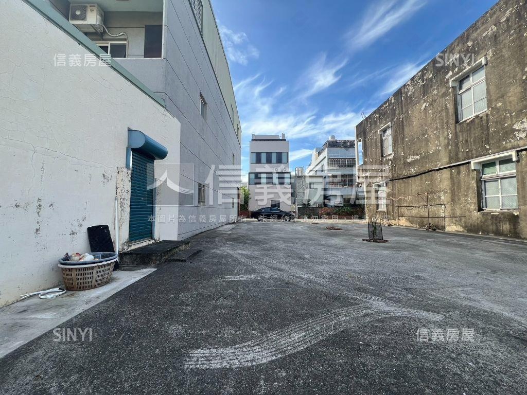 茄萣２０米大路邊土地房屋室內格局與周邊環境