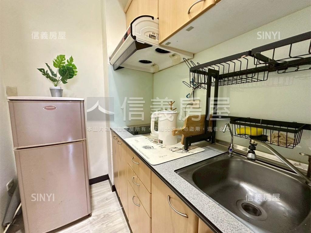 西門捷運高樓景觀套房房屋室內格局與周邊環境