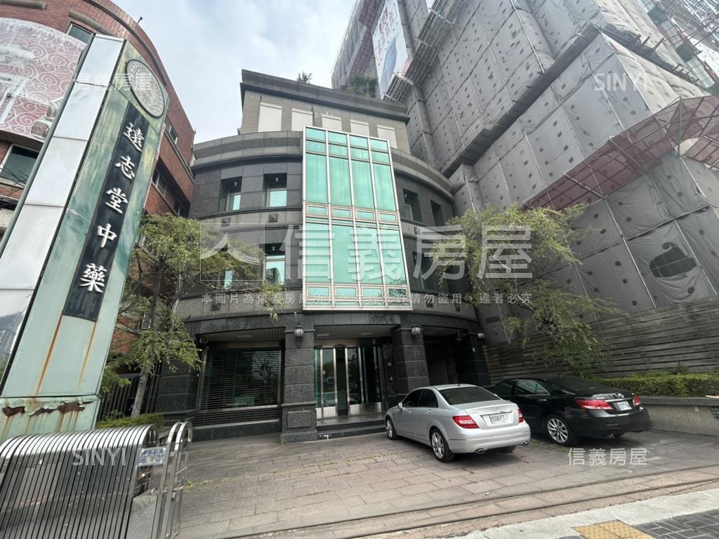 台中市政路上整棟企業總部房屋室內格局與周邊環境