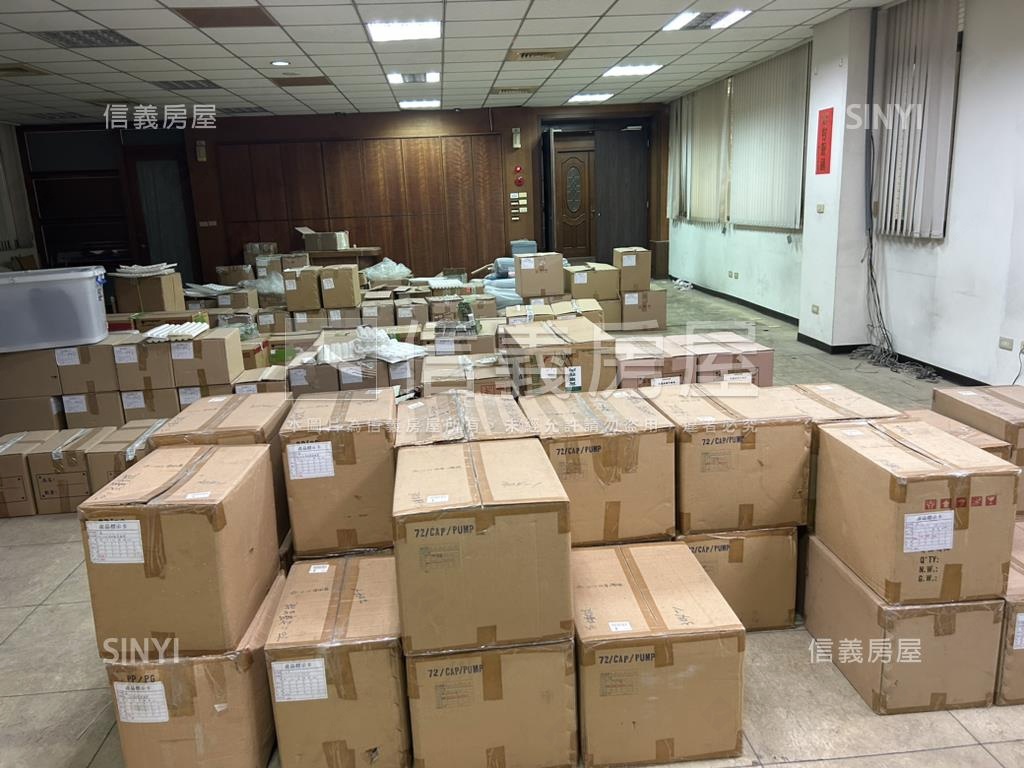 台中市政路上整棟企業總部房屋室內格局與周邊環境