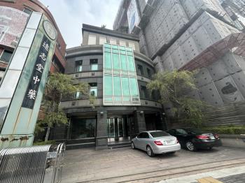 台中市政路上整棟企業總部