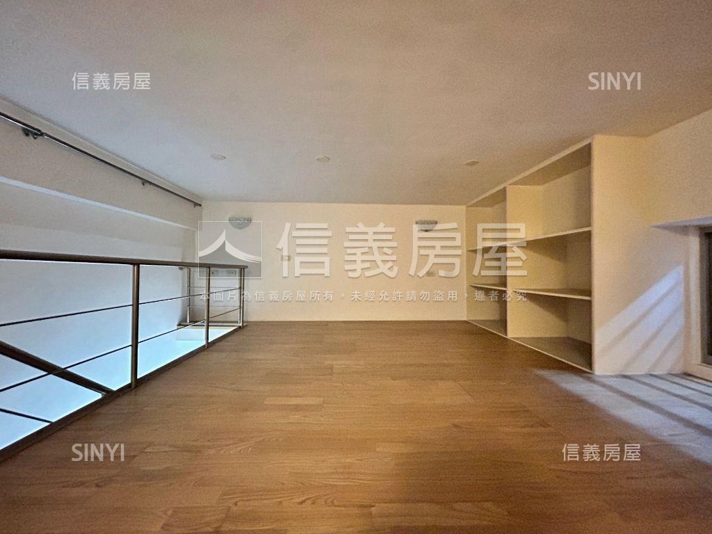 店長推薦南京東路一樓店面房屋室內格局與周邊環境