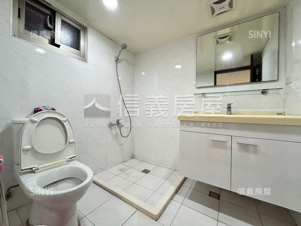 店長推薦南京東路一樓店面房屋室內格局與周邊環境