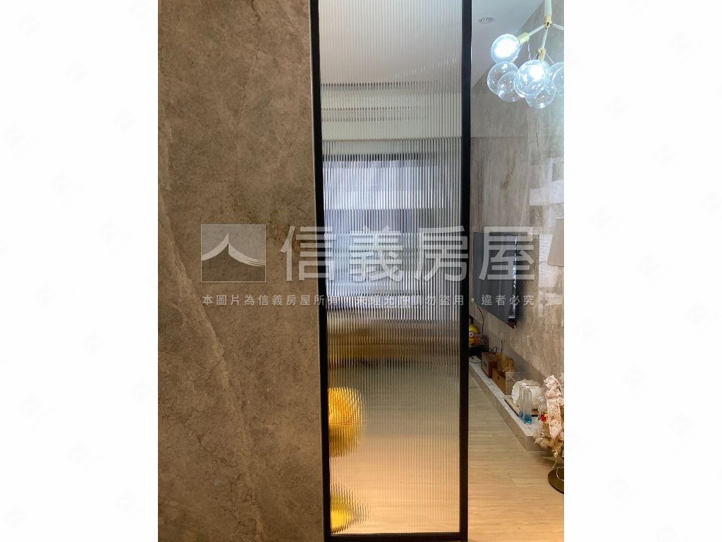 站前Ａ＋大露臺兩房車位房屋室內格局與周邊環境