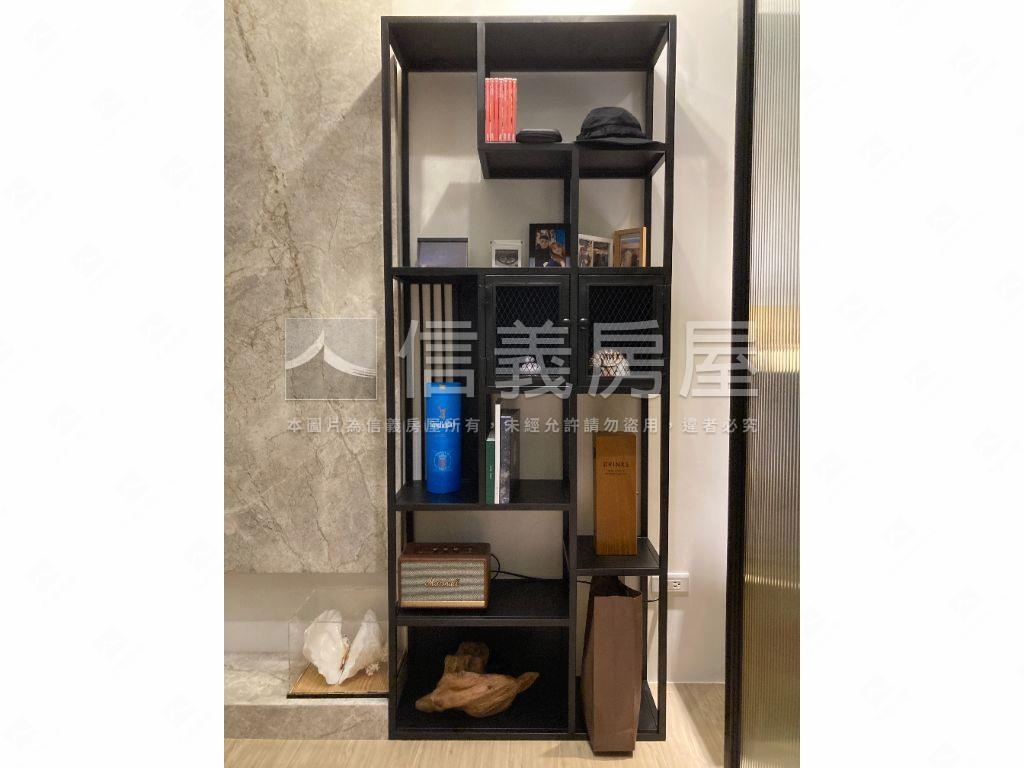 站前Ａ＋大露臺兩房車位房屋室內格局與周邊環境