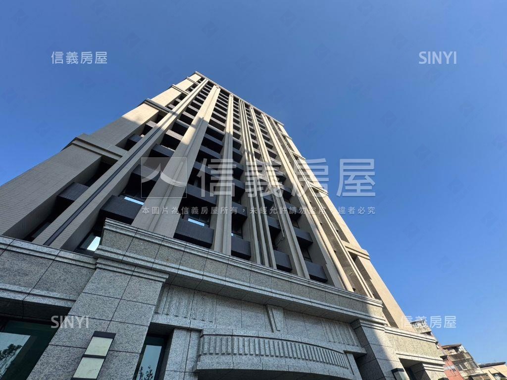前後陽台三房車位房屋室內格局與周邊環境