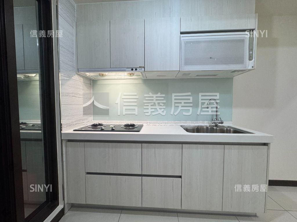 前後陽台三房車位房屋室內格局與周邊環境