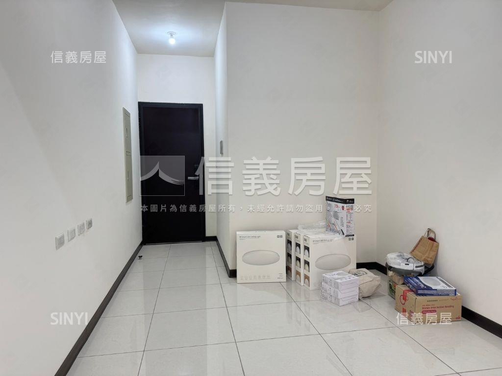 前後陽台三房車位房屋室內格局與周邊環境
