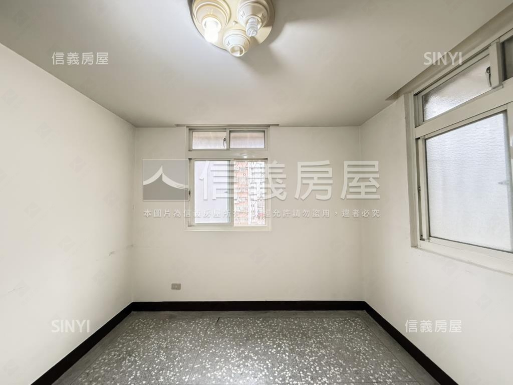 忠孝路三面採光方正美屋房屋室內格局與周邊環境