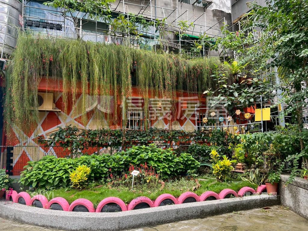 忠孝路三面採光方正美屋房屋室內格局與周邊環境