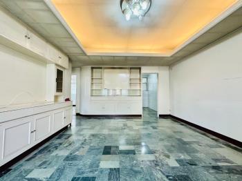 忠孝路三面採光方正美屋