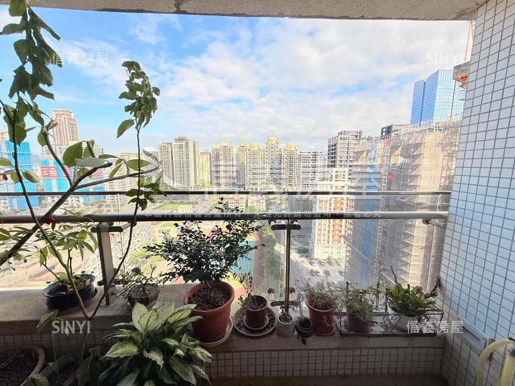 冠德天御面學校三房雙車位房屋室內格局與周邊環境