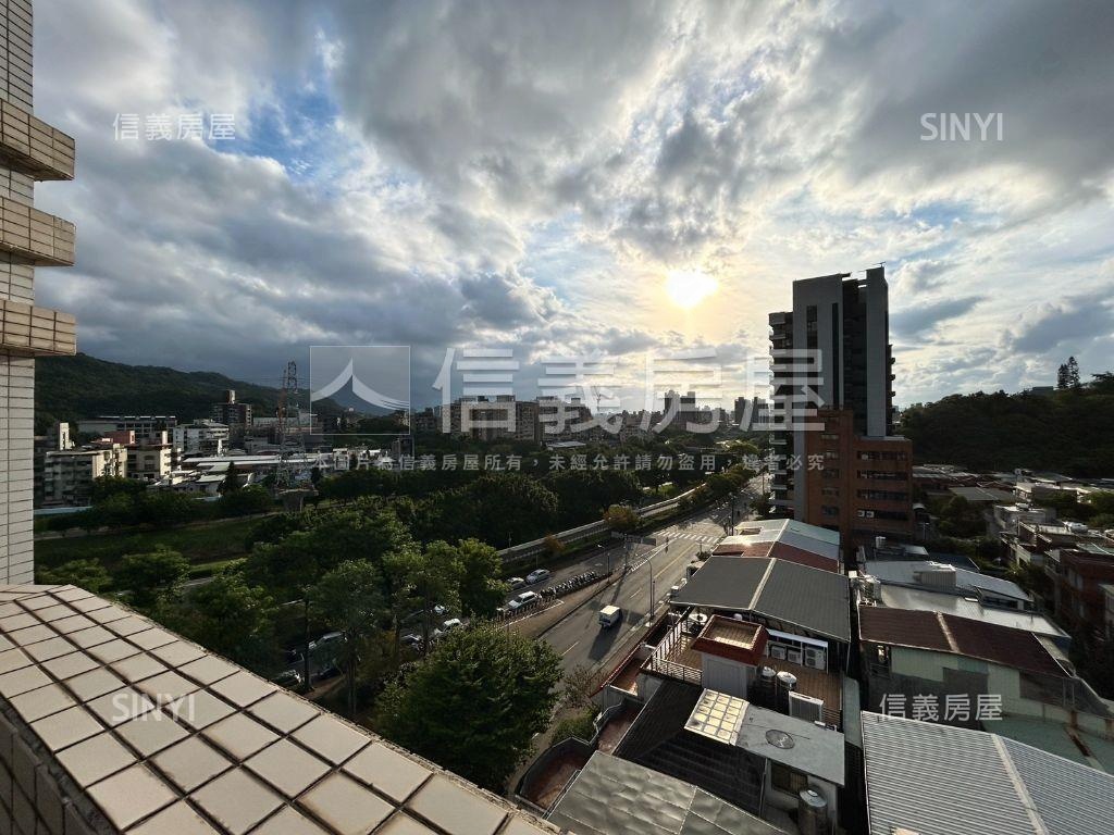 高樓景觀無遮蔽邊間華廈房屋室內格局與周邊環境