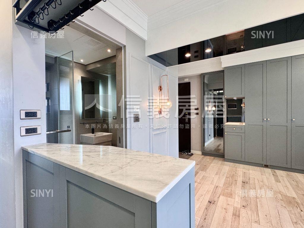 輕屋齡質感高樓３＋１平車房屋室內格局與周邊環境