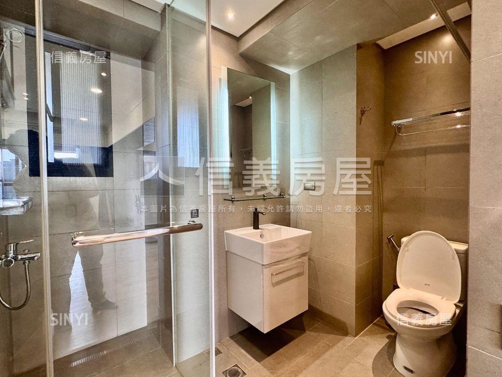 輕屋齡質感高樓３＋１平車房屋室內格局與周邊環境