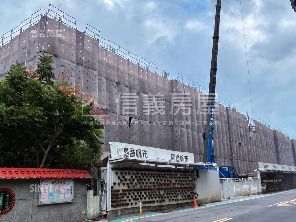 晴空大地３房坡平車位房屋室內格局與周邊環境