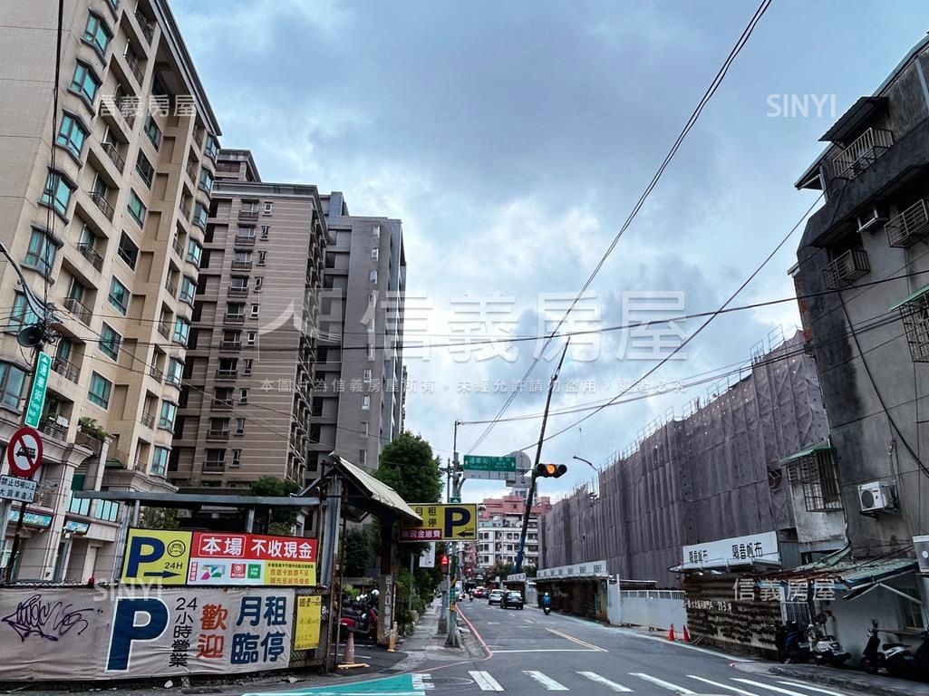 晴空大地３房坡平車位房屋室內格局與周邊環境