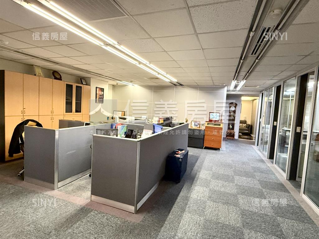 環球世貿景觀鋼骨純辦房屋室內格局與周邊環境