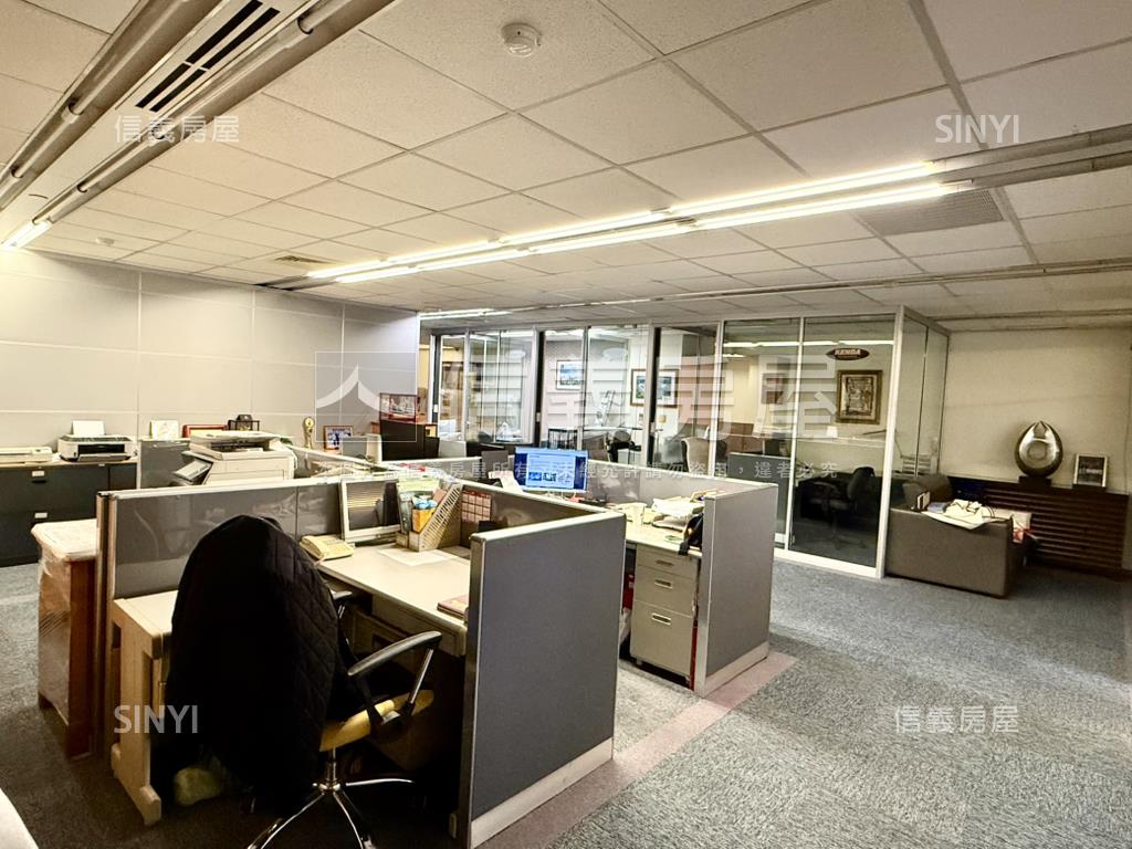 環球世貿景觀鋼骨純辦房屋室內格局與周邊環境