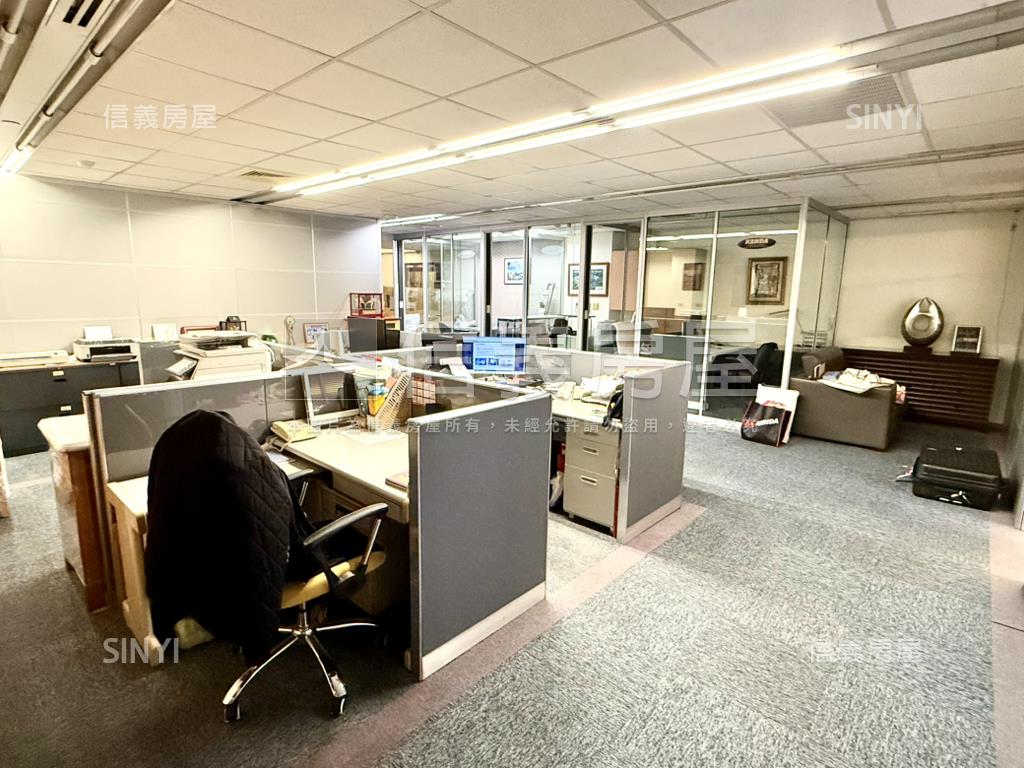 環球世貿景觀鋼骨純辦房屋室內格局與周邊環境